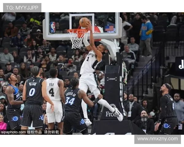 尼克斯铁防今终结马刺十一连胜 尼克斯铁防今终结马刺十一连胜